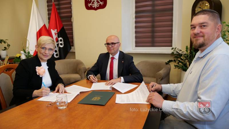 podpisanie umowe na zakup holterów